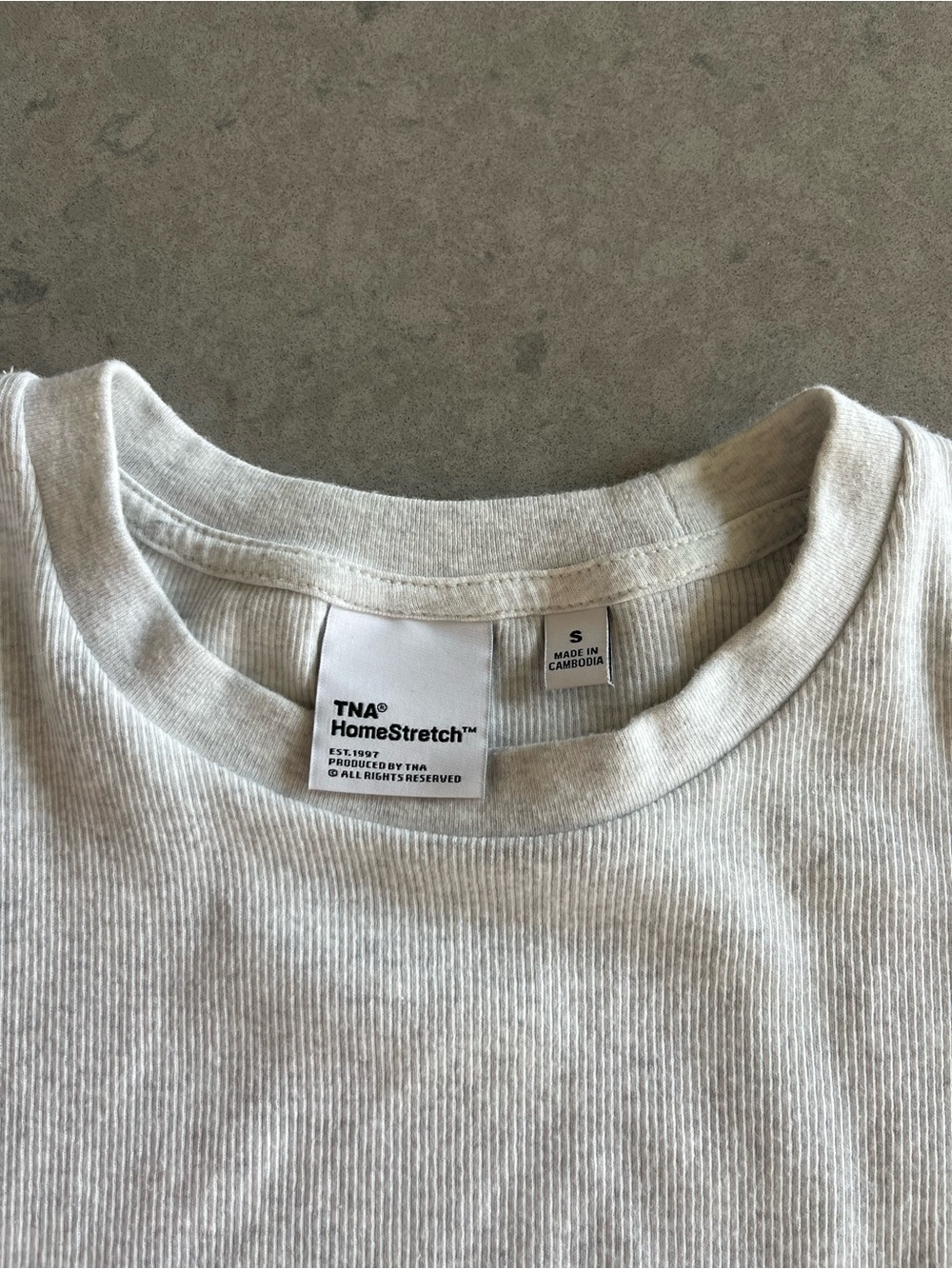 TNA Homestretch Rib Tune Waist T-Shirt Heather Cloud White - Picture 5 of 6